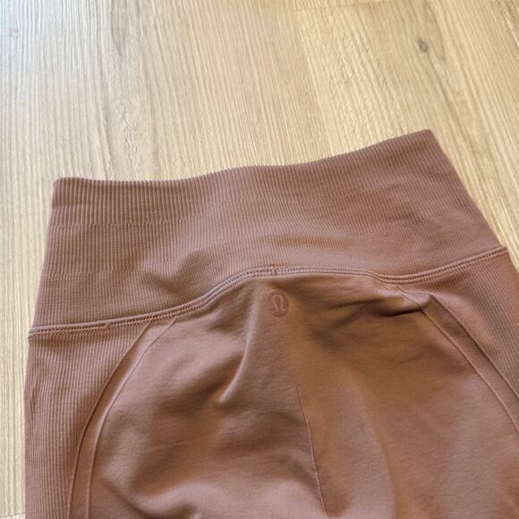 Women's Lululemon Spanish Oak Clay Pink Ebb To Street Tight Pants Leggings Sz 2 - Picture 5 of 5